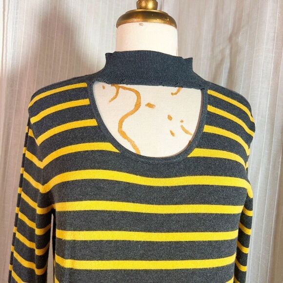 Cable & Gauge | Sweaters | M | Dark Grey Yellow Striped Cut Out Sweater - Picture 2 of 5